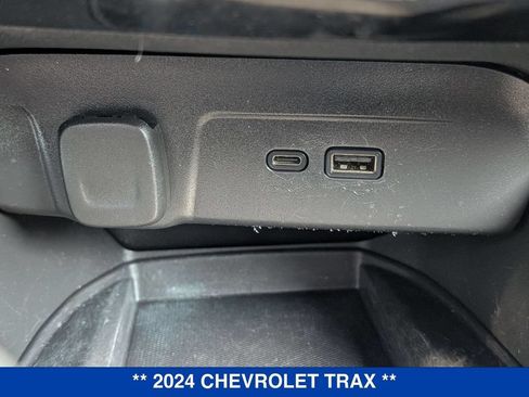 Used 2024 Chevrolet Trax ACTIV w/ Sunroof Package FWD image 27
