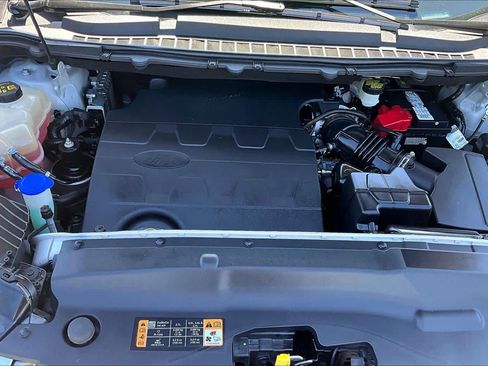 Used 2017 Ford Edge SEL w/ Equipment Group 201A AWD/4WD image 31