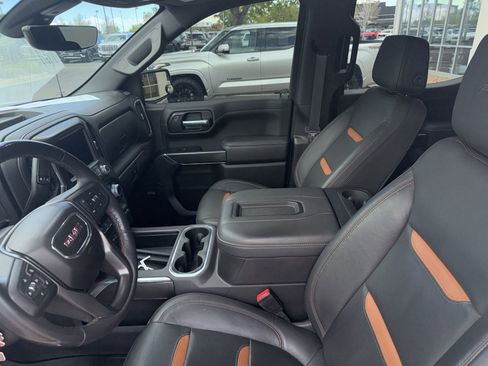Used 2021 GMC Sierra 1500 AT4 w/ AT4 Value Package AWD/4WD image 3