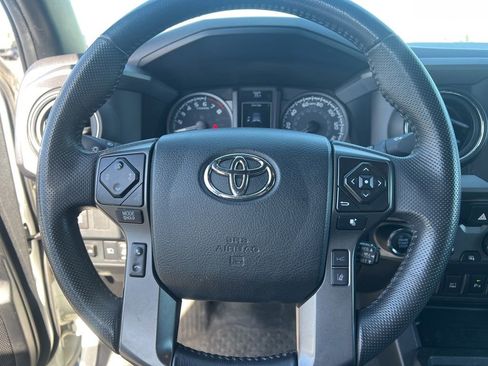 Used 2023 Toyota Tacoma TRD Off-Road w/ Technology Package RWD image 11
