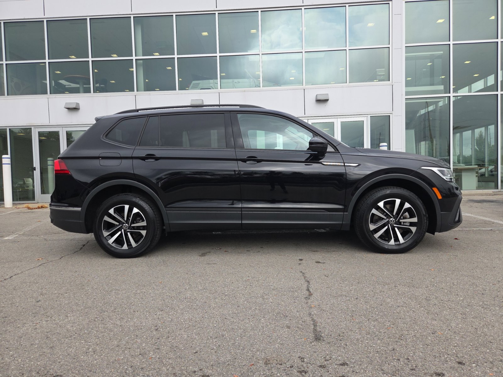 Used 2022 Volkswagen Tiguan S AWD/4WD image 2