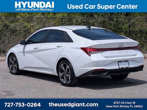Used 2023 Hyundai Elantra SEL w/ Convenience Package image 3