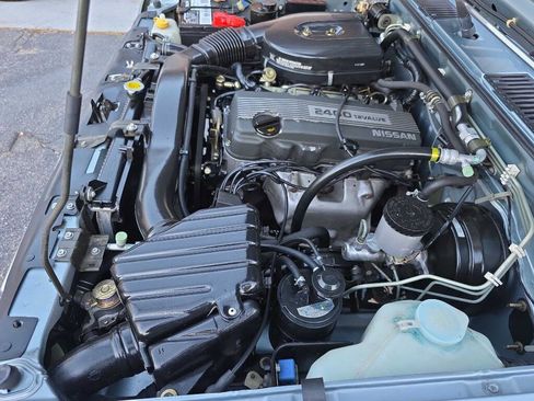 Used 1993 Nissan Pickup 2WD Regular Cab image 38