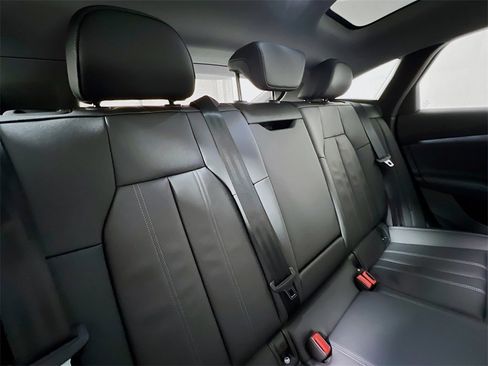 New 2025 Audi A6 e-tron Premium Plus image 22