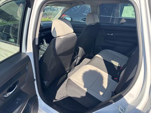 Used 2025 Honda CR-V LX image 8