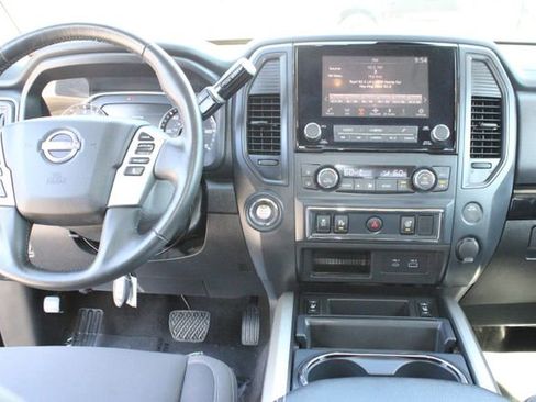 Used 2023 Nissan Titan SV w/ SV Convenience Package image 19