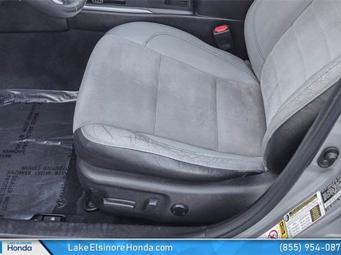 Used 2017 Toyota Camry XSE image 16