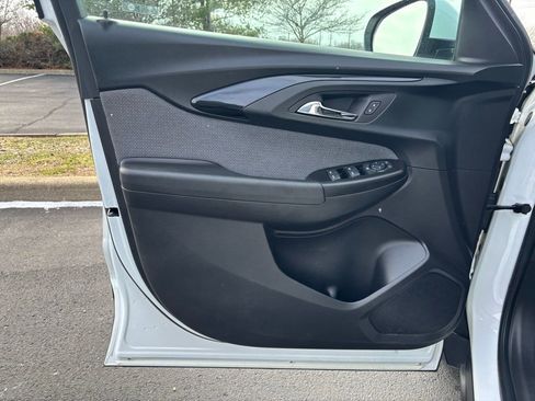 Used 2023 Chevrolet TrailBlazer LT w/ Convenience Package image 12
