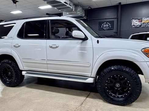 Used 2004 Toyota Sequoia Limited AWD/4WD image 5