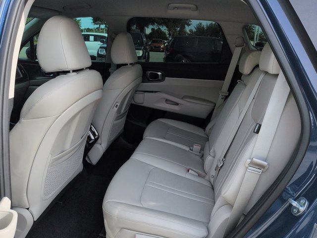 Used 2025 Kia Sorento S FWD image 13
