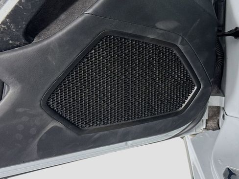 Used 2020 Lamborghini Huracan EVO image 19