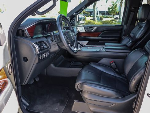 Used 2023 Lincoln Navigator Reserve AWD/4WD image 19