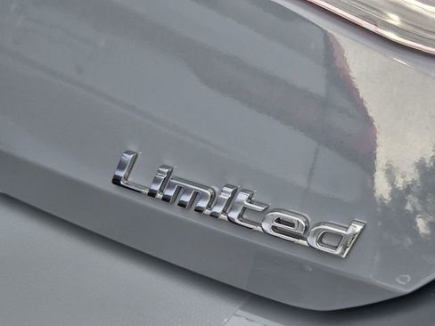 Used 2022 Hyundai Elantra Limited FWD image 10