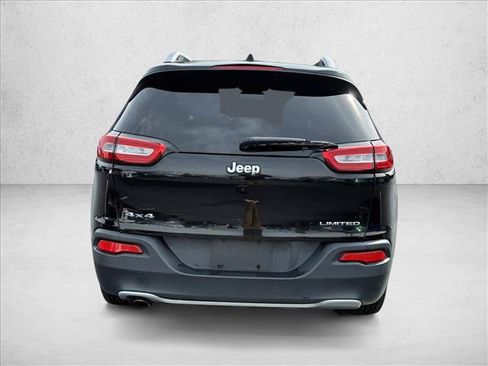 Used 2017 Jeep Cherokee Limited AWD/4WD image 3
