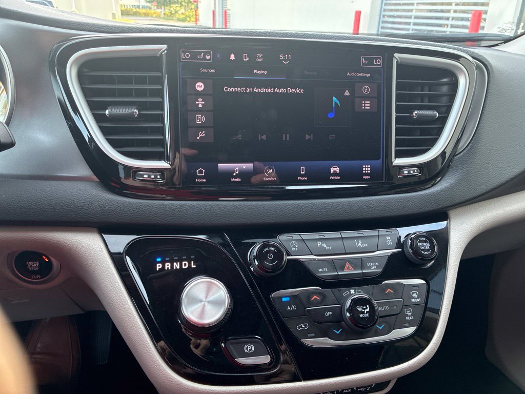 Used 2023 Chrysler Pacifica Touring-L FWD image 28