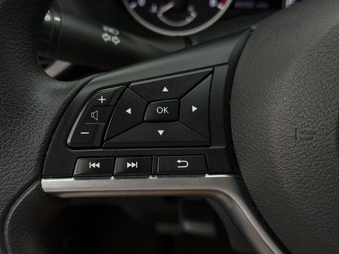 Used 2024 Nissan Sentra SV FWD image 18