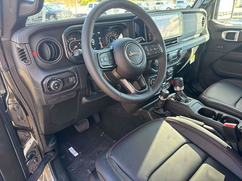 New 2025 Jeep Gladiator Rubicon w/ Convenience Group image 9