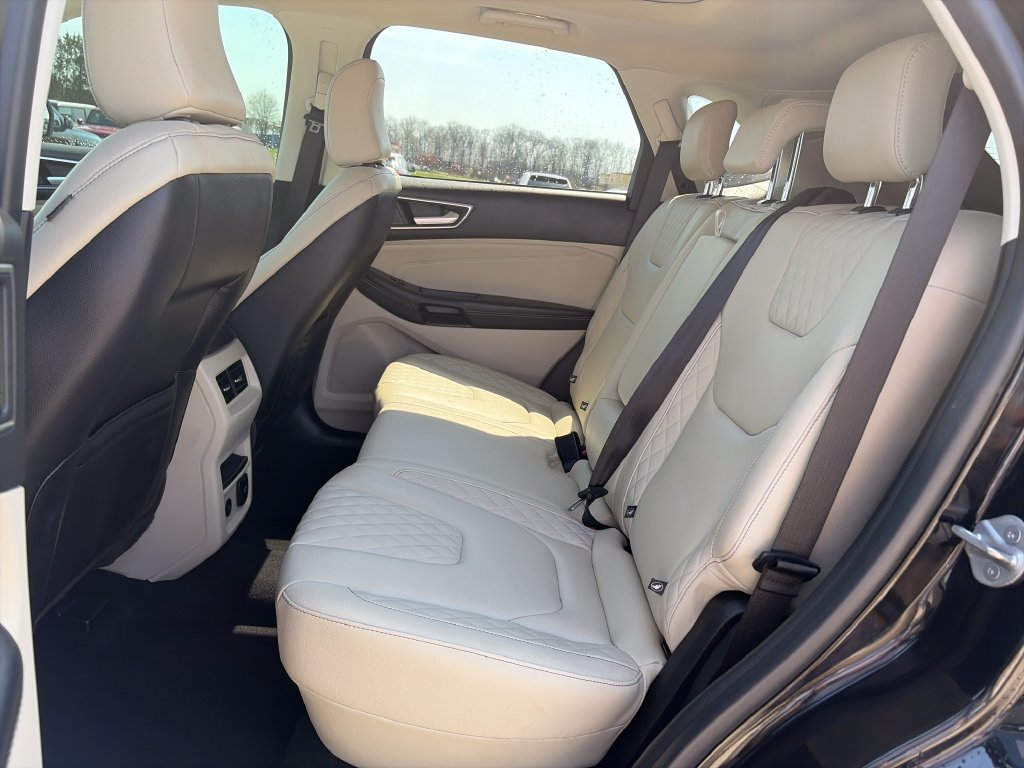 Used 2023 Ford Edge Titanium w/ Class II Trailer Tow Package AWD/4WD image 29