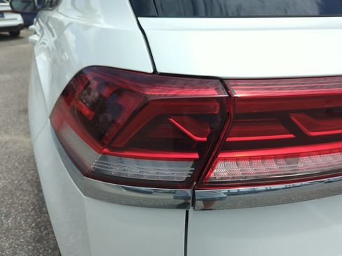 New 2026 Volkswagen Atlas Cross Sport SE FWD image 18