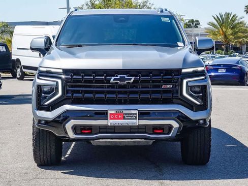 Used 2025 Chevrolet Suburban Z71 AWD/4WD image 2