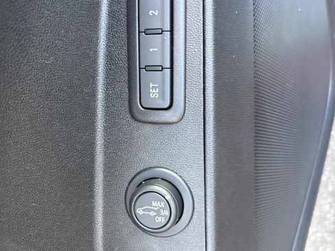 Used 2019 Chevrolet Equinox Premier FWD image 26
