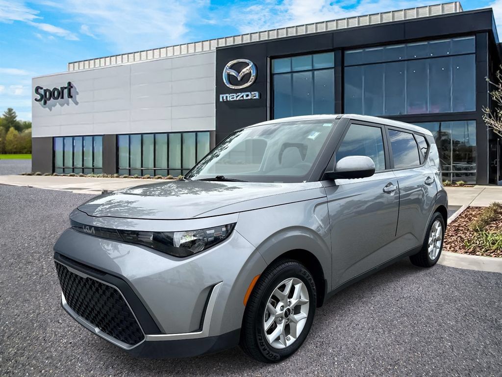 Used 2023 Kia Soul S FWD image 8