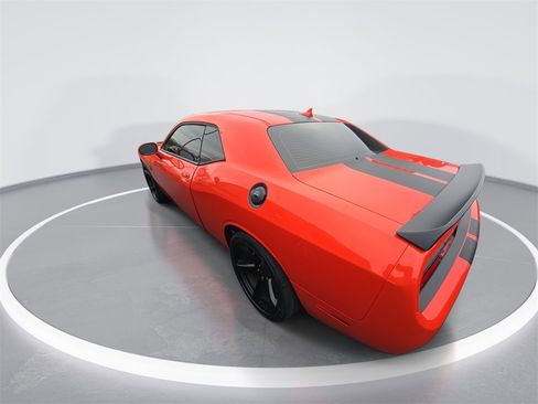 Used 2017 Dodge Challenger SRT Hellcat image 6