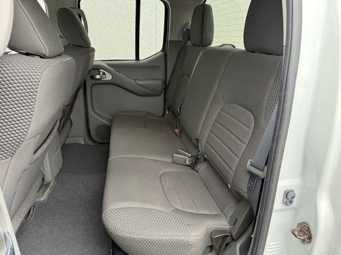 Used 2013 Nissan Frontier Desert Runner image 27