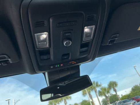 Used 2023 GMC Yukon SLT AWD/4WD image 19