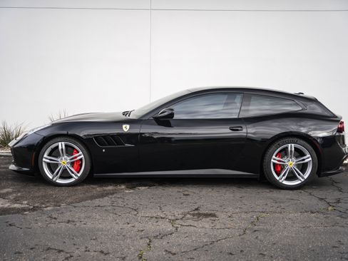 Certified 2018 Ferrari GTC4Lusso image 2