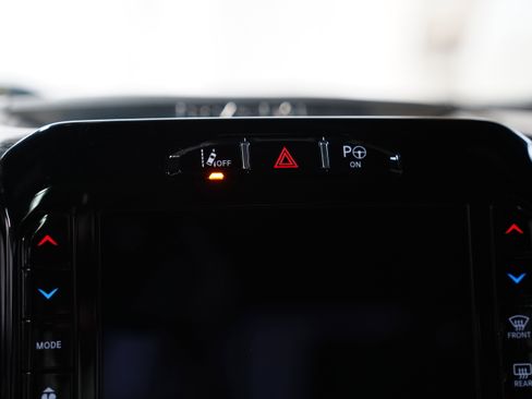 Used 2019 RAM 1500 Limited AWD/4WD image 31