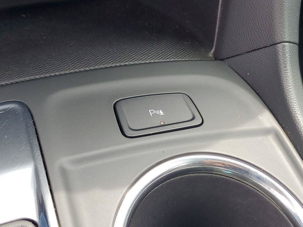 Used 2024 Chevrolet Equinox LT FWD image 18