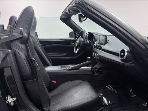 Used 2023 MAZDA MX-5 Miata Grand Touring w/ Weather Package RWD image 17