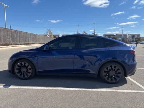 Used 2022 Tesla Model Y Performance image 2