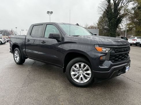Used 2022 Chevrolet Silverado 1500 Custom image 1