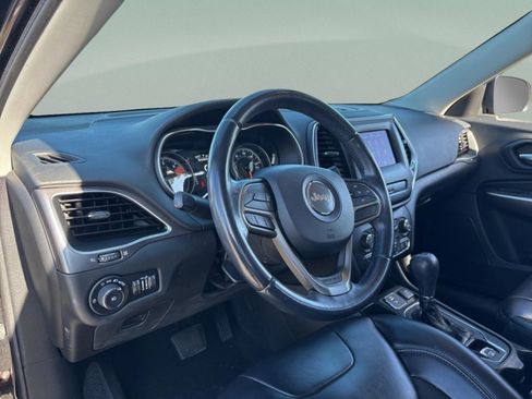 Used 2019 Jeep Cherokee Latitude Plus image 28