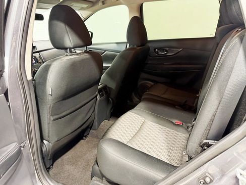 Used 2018 Nissan Rogue S image 29