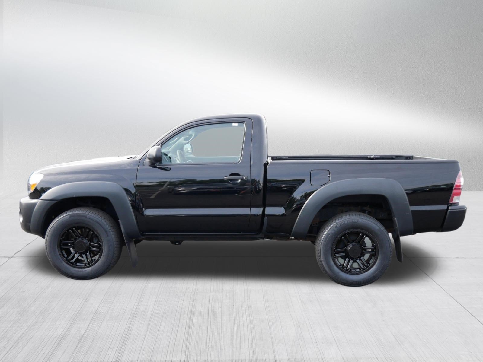 Used 2011 Toyota Tacoma 4x4 Regular Cab image 4