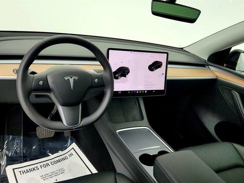 Used 2023 Tesla Model Y Long Range AWD/4WD image 13