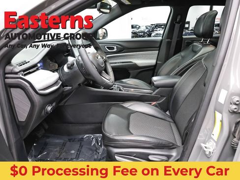 Used 2023 Jeep Compass Latitude w/ Sun and Sound Group AWD/4WD image 14