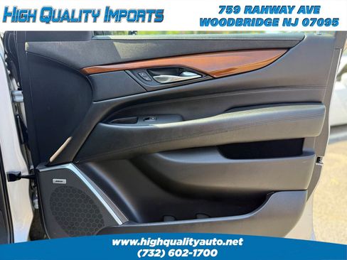 Used 2018 Cadillac Escalade Luxury AWD/4WD image 61