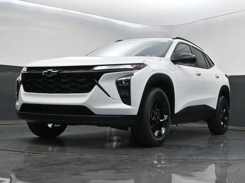 New 2026 Chevrolet Trax LT w/ Driver Confidence Package FWD image 36