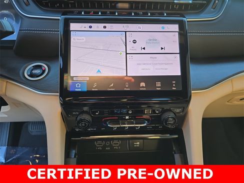 Used 2025 Jeep Grand Cherokee Limited w/ Black Appearance Package image 20