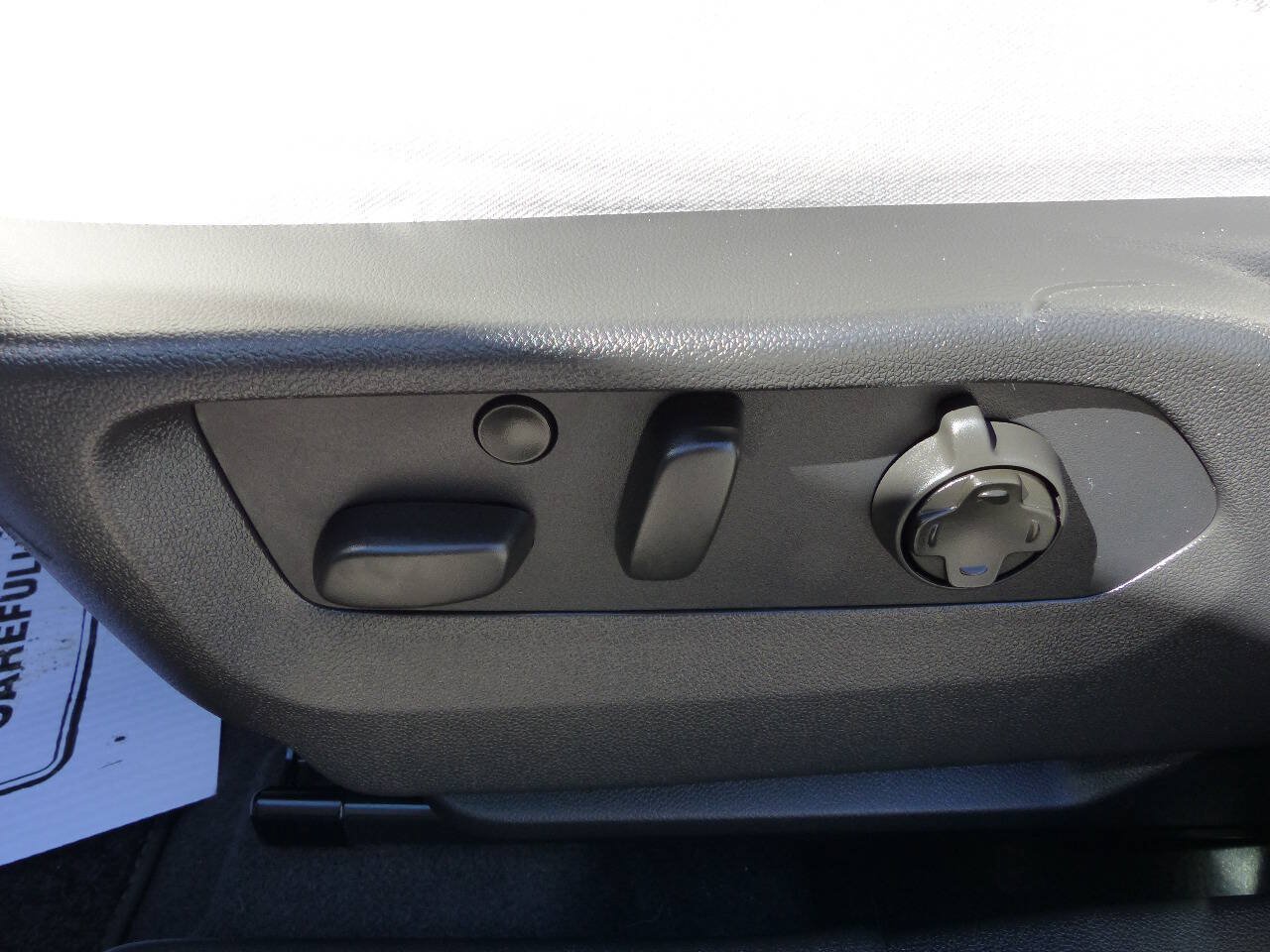 Used 2025 Buick Envision Avenir AWD/4WD image 24