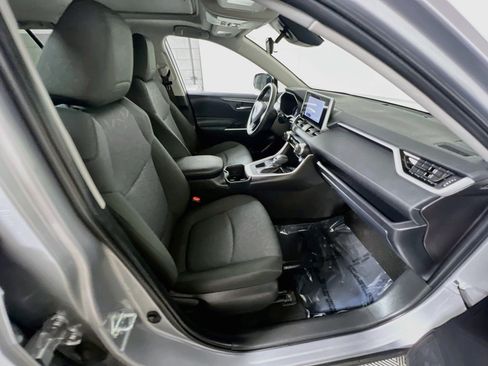 Used 2025 Toyota RAV4 XLE w/ Convenience Package FWD image 31