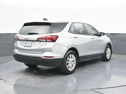 Used 2022 Chevrolet Equinox LS FWD image 14