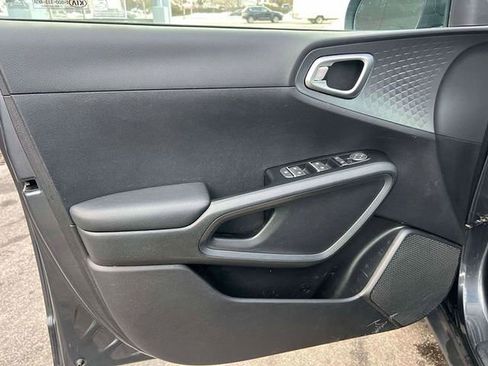 Used 2020 Kia Soul S image 19