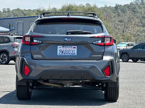 Used 2025 Subaru Crosstrek 2.5i Premium AWD/4WD image 4