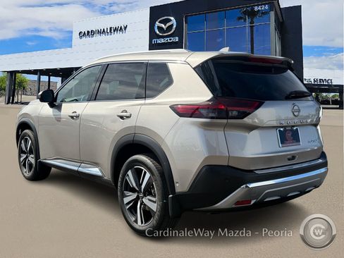 Used 2023 Nissan Rogue Platinum image 4