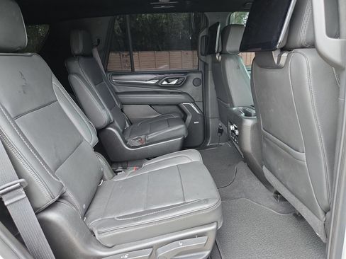Used 2021 GMC Yukon Denali w/ Denali Premium Package AWD/4WD image 25